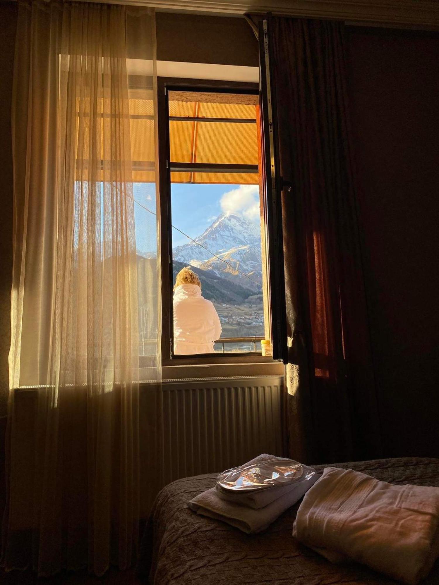 Golden Star Kazbegi Hotel Bilik gambar